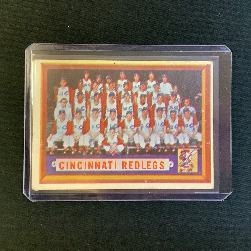 1957 Topps Baseball Cincinnati Reds Team Card #322 / Vintage 1950s Sports Card